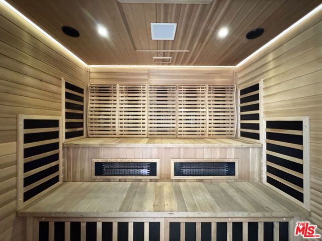 10520 Wilshire Boulevard 801, Los Angeles, CA 90024