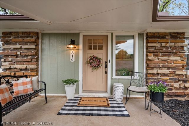 316 Bronzewood Lane, Van Buren, AR 72956