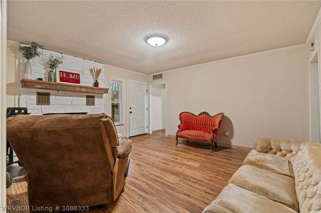 316 Bronzewood Lane, Van Buren, AR 72956