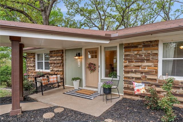 316 Bronzewood Lane, Van Buren, AR 72956