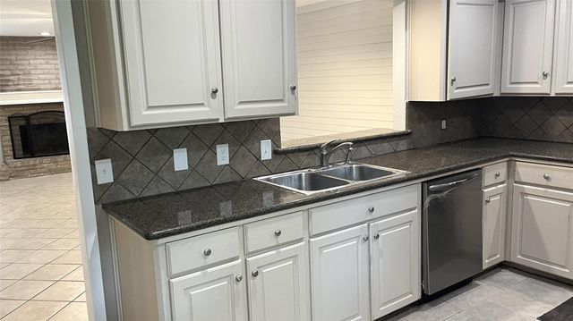9959 El Chaco Street, Baytown, TX 77521