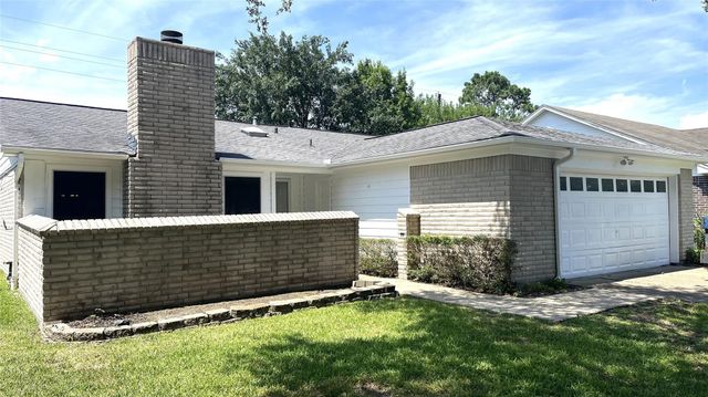 9959 El Chaco Street, Baytown, TX 77521
