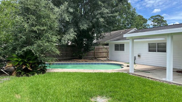 9959 El Chaco Street, Baytown, TX 77521
