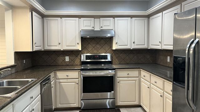 9959 El Chaco Street, Baytown, TX 77521