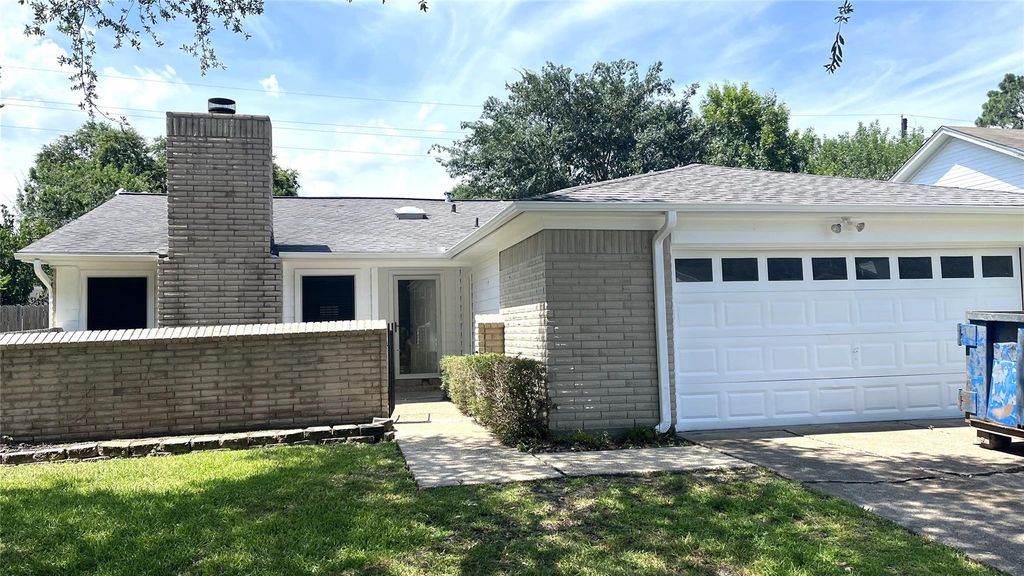 9959 El Chaco Street, Baytown, TX 77521