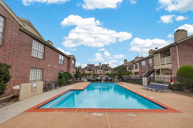 2121 El Paseo 2005, Houston, TX 77054