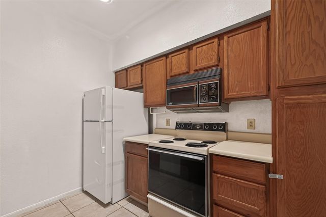 2121 El Paseo 2005, Houston, TX 77054