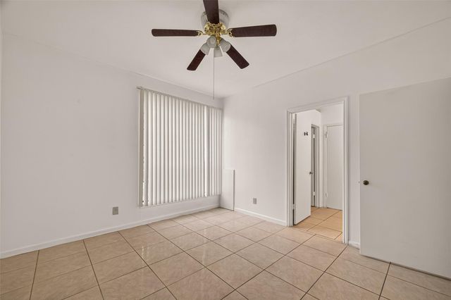 2121 El Paseo 2005, Houston, TX 77054