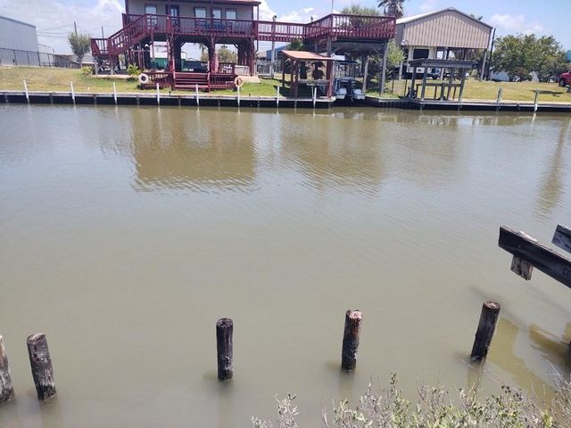 94 Neptune, Sargent, TX 77414