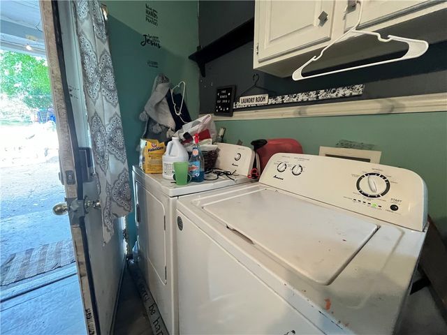 415 Bleakley Ave, New Castle, PA 16101