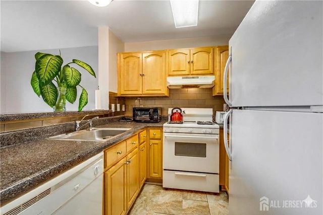1126 Edpas Road, New Brunswick, NJ 08901
