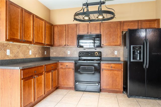 9139 SOUTHERN CHARM CIRCLE, Brooksville, FL 34613