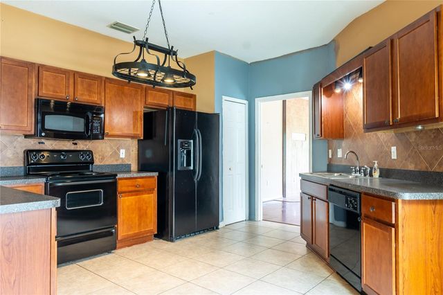 9139 SOUTHERN CHARM CIRCLE, Brooksville, FL 34613