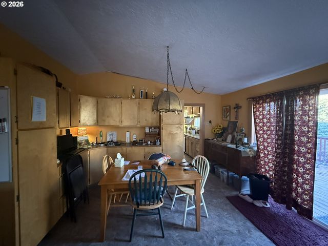 9045 DE JONG Rd, Amity, OR 97101