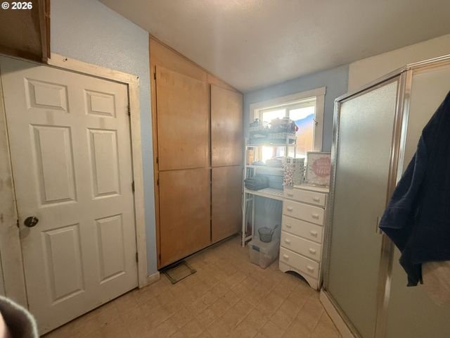 9045 DE JONG Rd, Amity, OR 97101