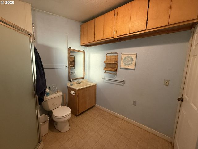 9045 DE JONG Rd, Amity, OR 97101