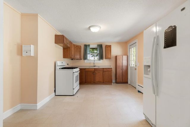 6 Minot St, Stoneham, MA 02180