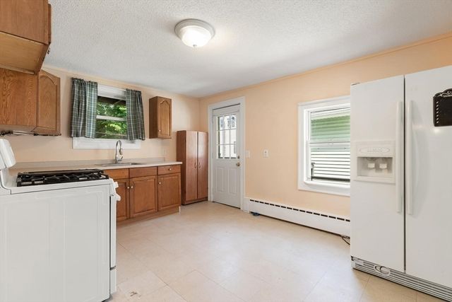 6 Minot St, Stoneham, MA 02180