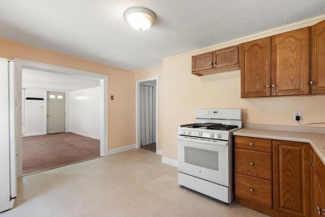 6 Minot St, Stoneham, MA 02180