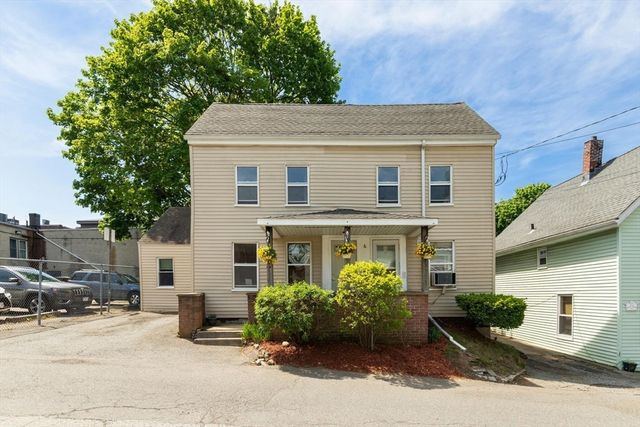 6 Minot St, Stoneham, MA 02180