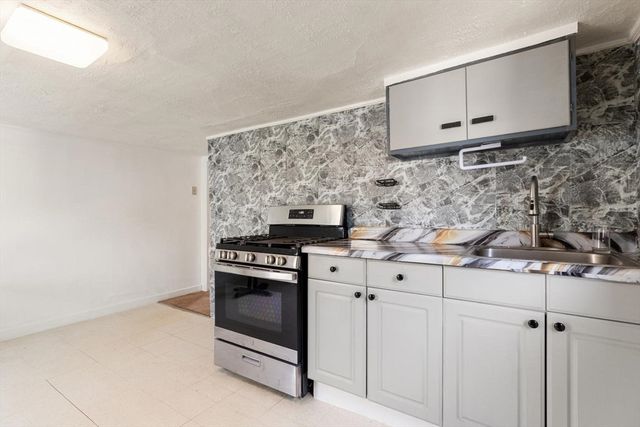 6 Minot St, Stoneham, MA 02180