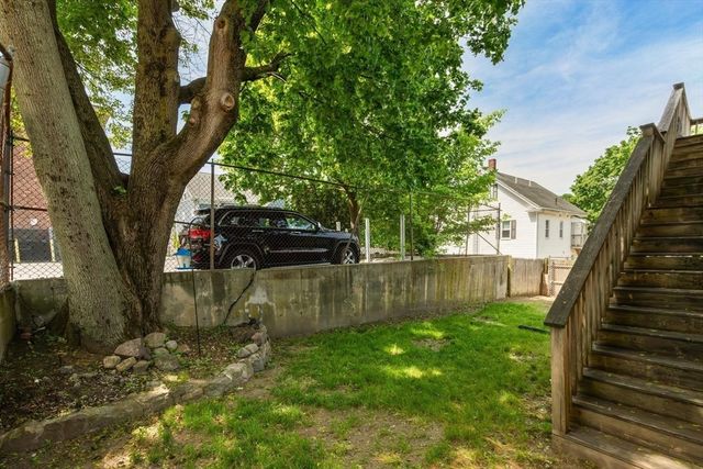 6 Minot St, Stoneham, MA 02180