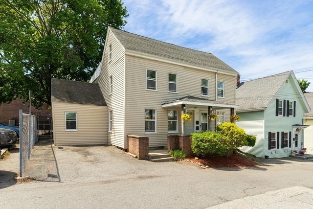 6 Minot St, Stoneham, MA 02180