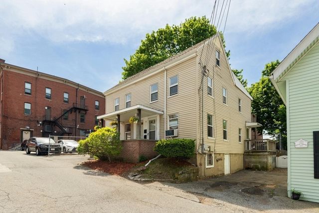 6 Minot St, Stoneham, MA 02180