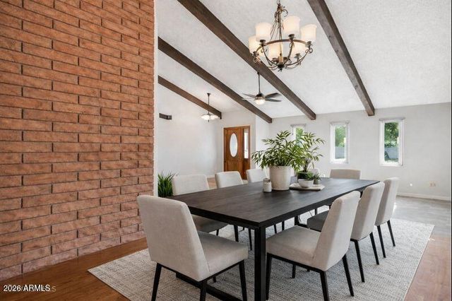 16 W WOOD Drive, Phoenix, AZ 85029