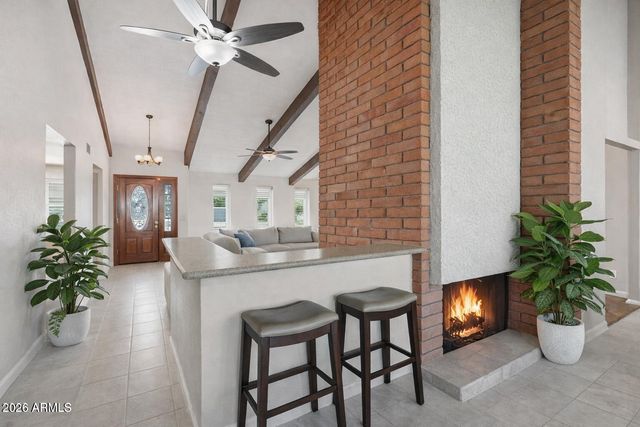 16 W WOOD Drive, Phoenix, AZ 85029