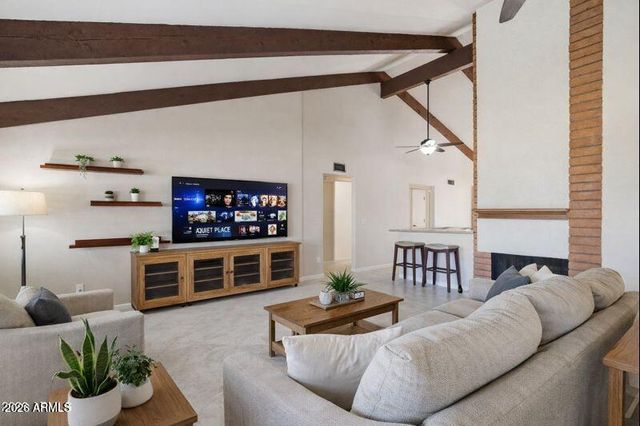 16 W WOOD Drive, Phoenix, AZ 85029