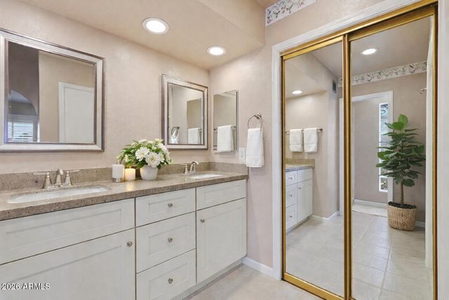 16 W WOOD Drive, Phoenix, AZ 85029