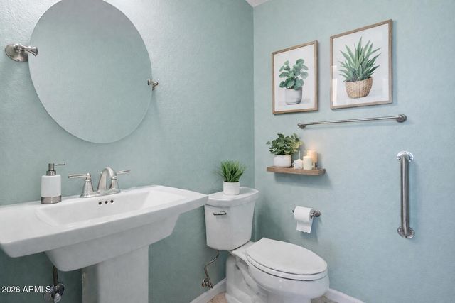 16 W WOOD Drive, Phoenix, AZ 85029