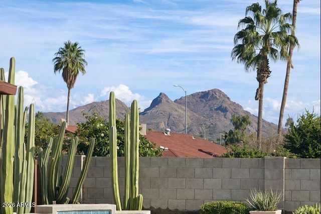 16 W WOOD Drive, Phoenix, AZ 85029