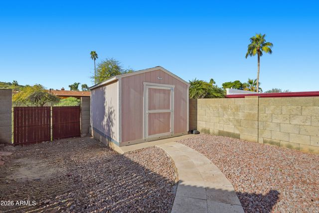16 W WOOD Drive, Phoenix, AZ 85029