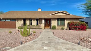 16 W WOOD Drive, Phoenix, AZ 85029