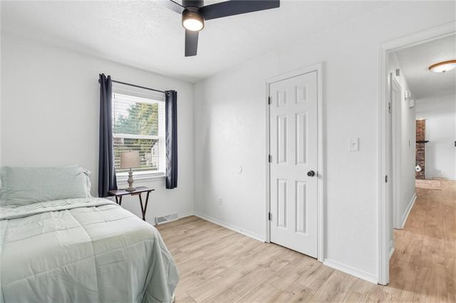 600 SW 35th Terrace, Lee's Summit, MO 64082