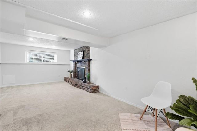 600 SW 35th Terrace, Lee's Summit, MO 64082