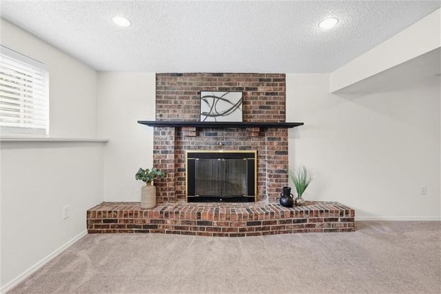 600 SW 35th Terrace, Lee's Summit, MO 64082