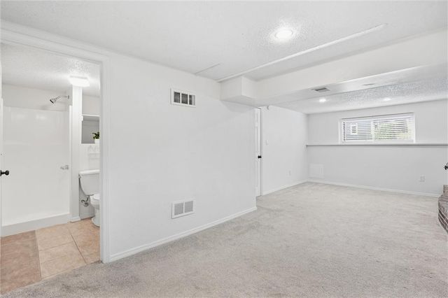 600 SW 35th Terrace, Lee's Summit, MO 64082