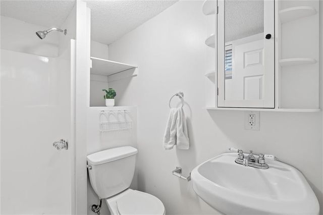 600 SW 35th Terrace, Lee's Summit, MO 64082