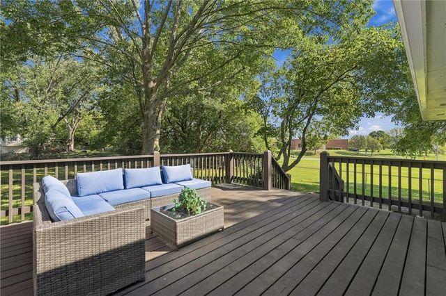 600 SW 35th Terrace, Lee's Summit, MO 64082
