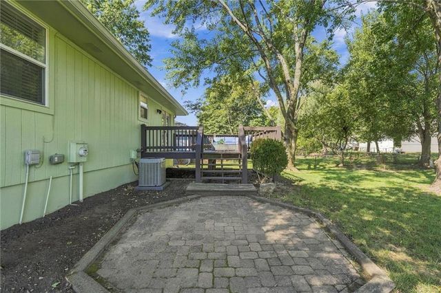 600 SW 35th Terrace, Lee's Summit, MO 64082