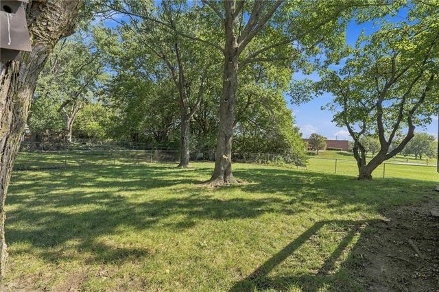 600 SW 35th Terrace, Lee's Summit, MO 64082