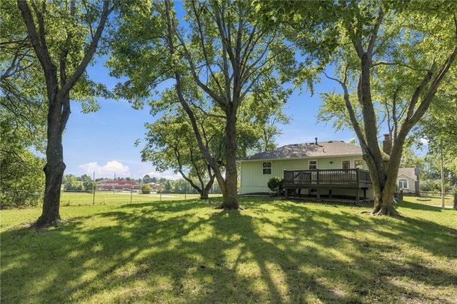 600 SW 35th Terrace, Lee's Summit, MO 64082