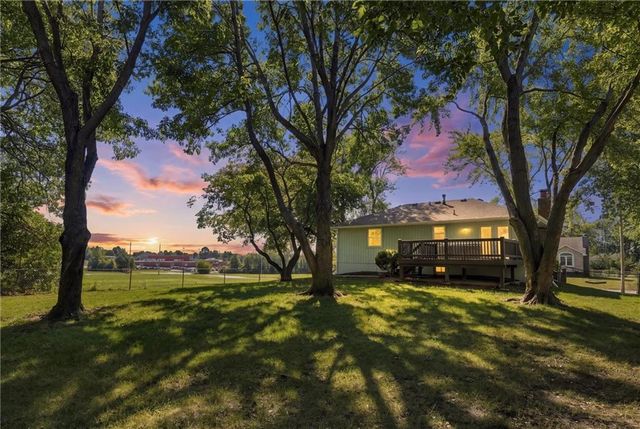 600 SW 35th Terrace, Lee's Summit, MO 64082