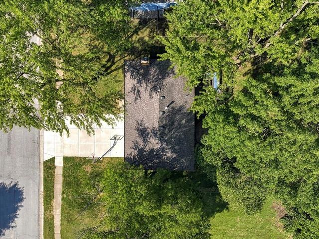 600 SW 35th Terrace, Lee's Summit, MO 64082