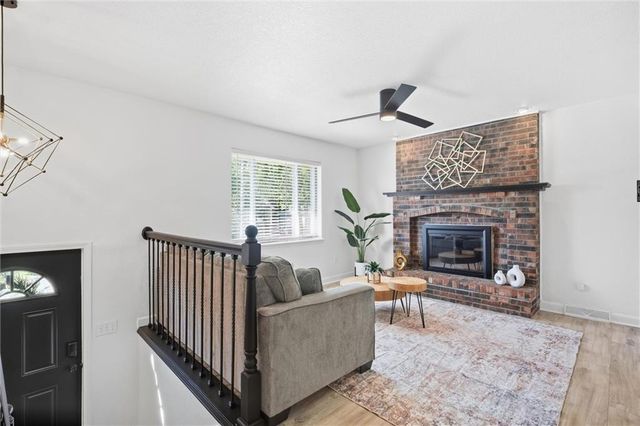 600 SW 35th Terrace, Lee's Summit, MO 64082