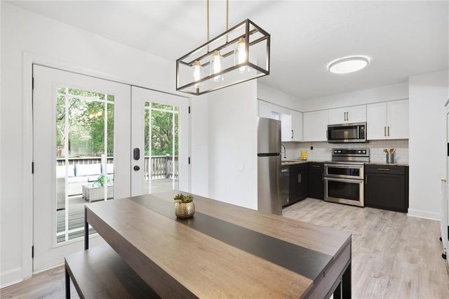 600 SW 35th Terrace, Lee's Summit, MO 64082