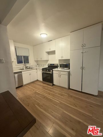 1437 17th Street A, Santa Monica, CA 90404